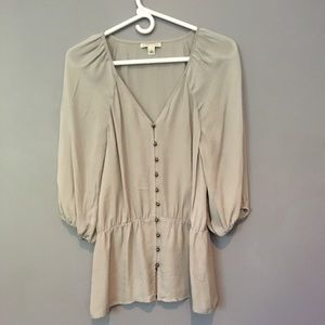 3 for $20 ❤️ Banana republic gray silky blouse